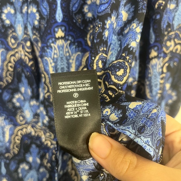 Alice + Oliva Shelia 100% Silk Blouson sleeve blouse blue black size XS - Picture 5 of 7